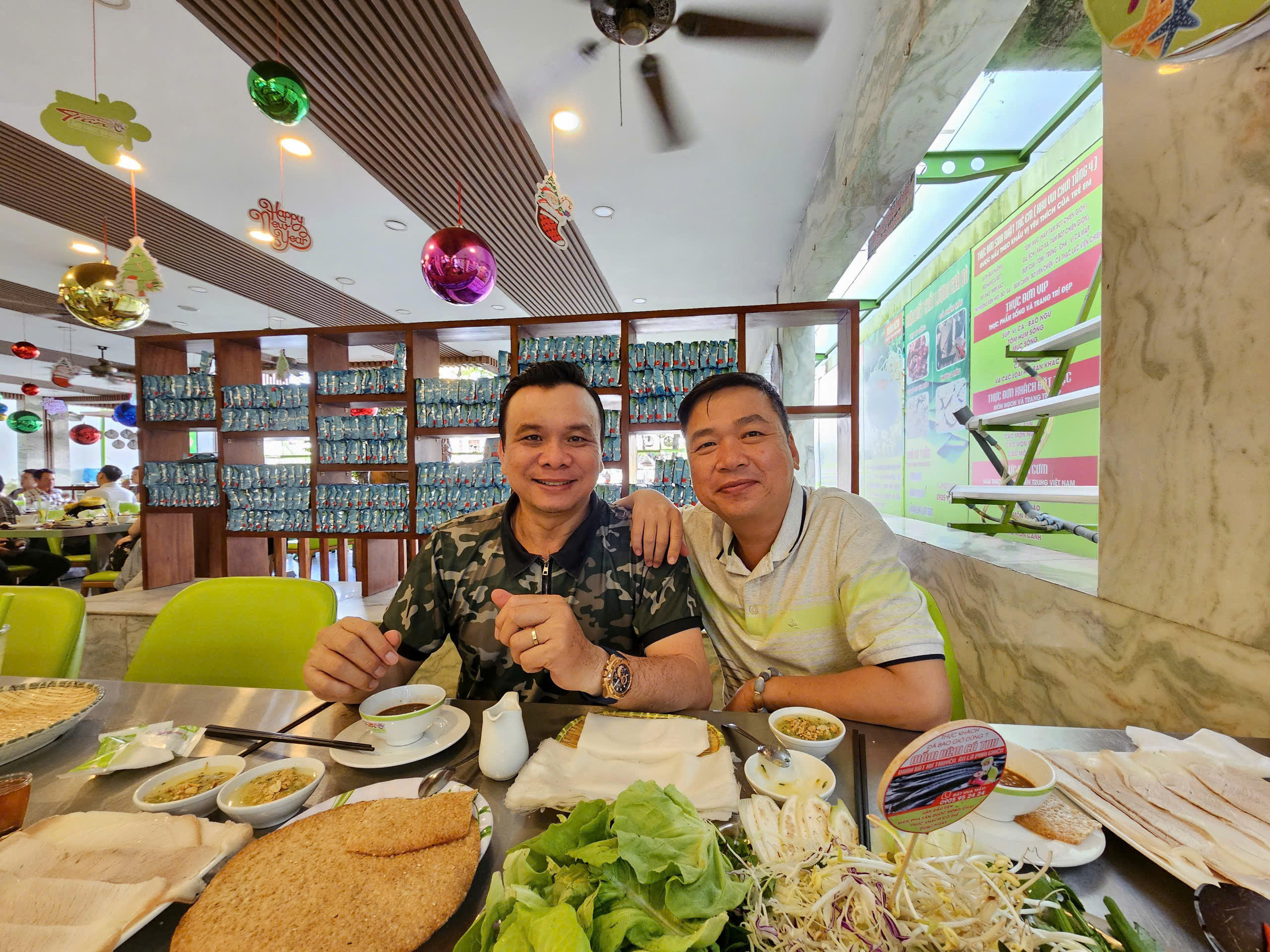 Đi chụp chim khổ nhưng vẫn... mập! Nhìn hình sẽ hiểu vì sao.